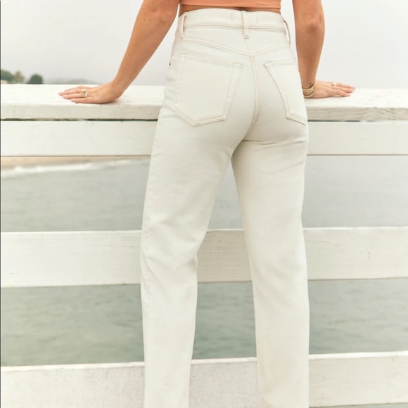 Abercrombie 90s Ultra High Rise Straight Jeans - Picture 2 of 5